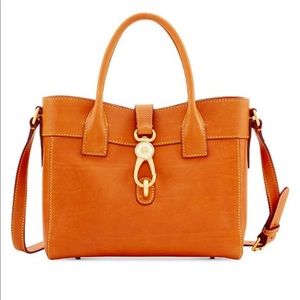 ✨Dooney & Bourke✨
Florentine Amelie Satchel